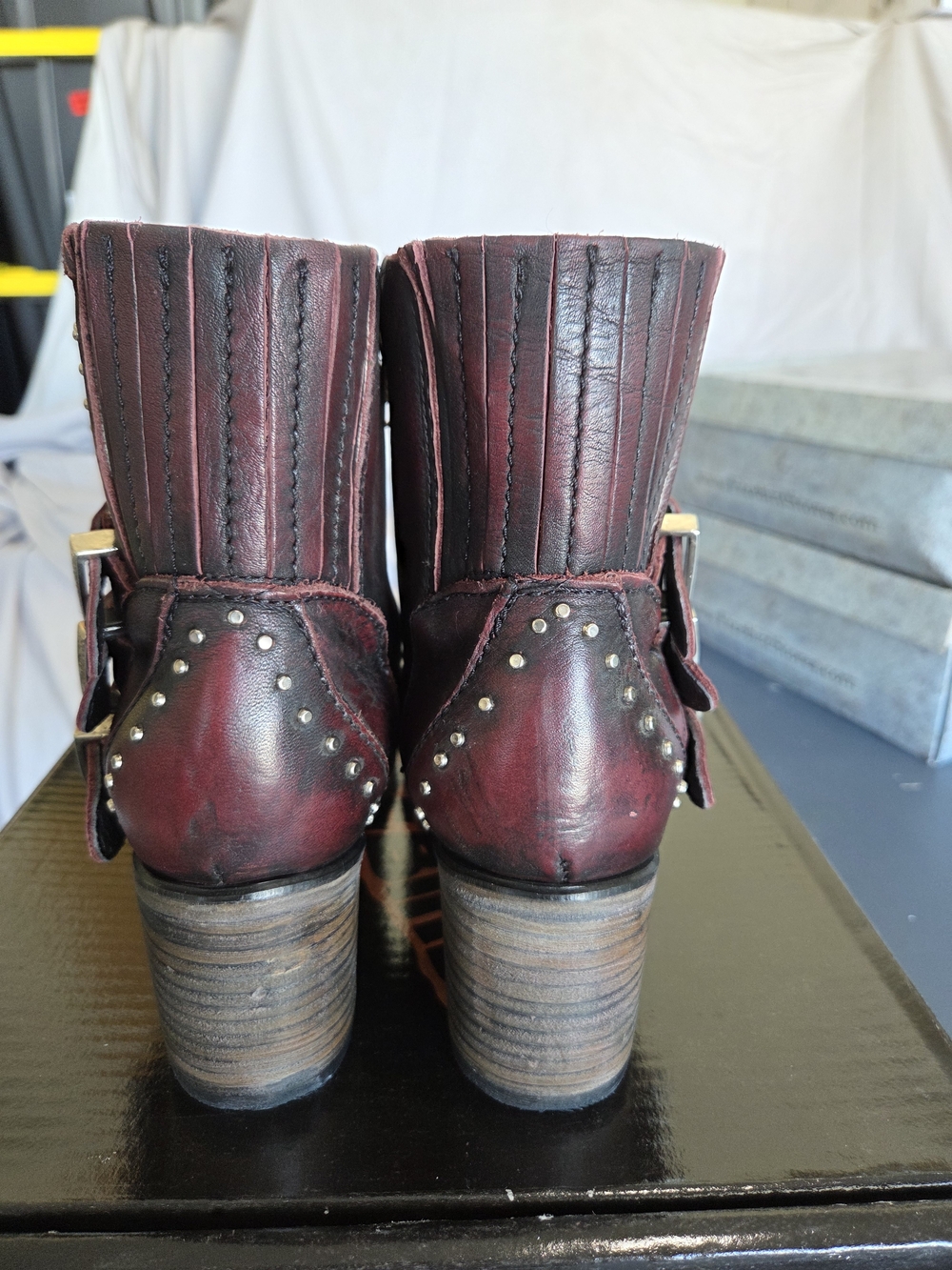 NEW, Gorgeous Freebird Wine Savanna Bootie, Size 10 - Picture 5 of 10